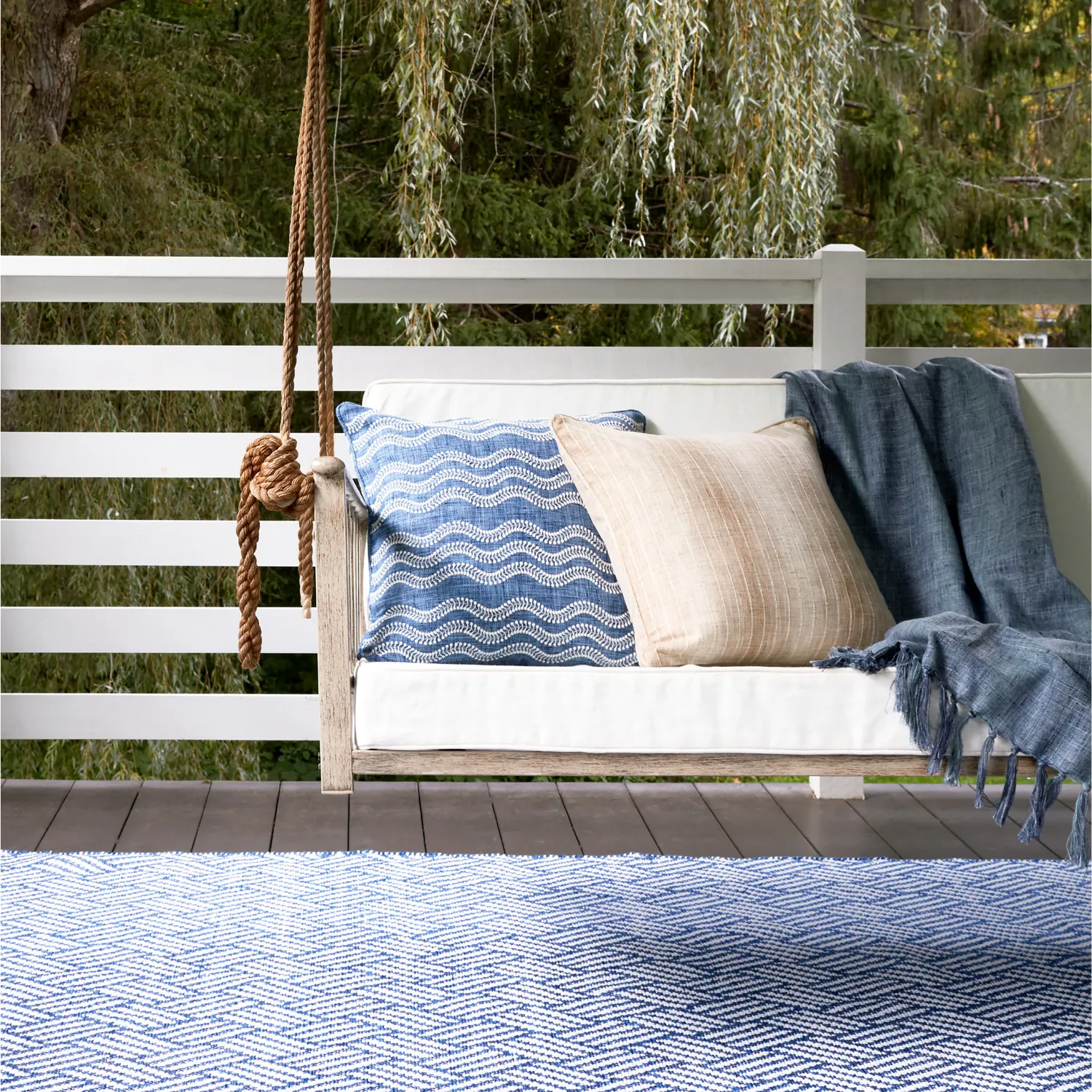 Dash & Albert  Crisscross Handwoven Denim Indoor Outdoor Rug