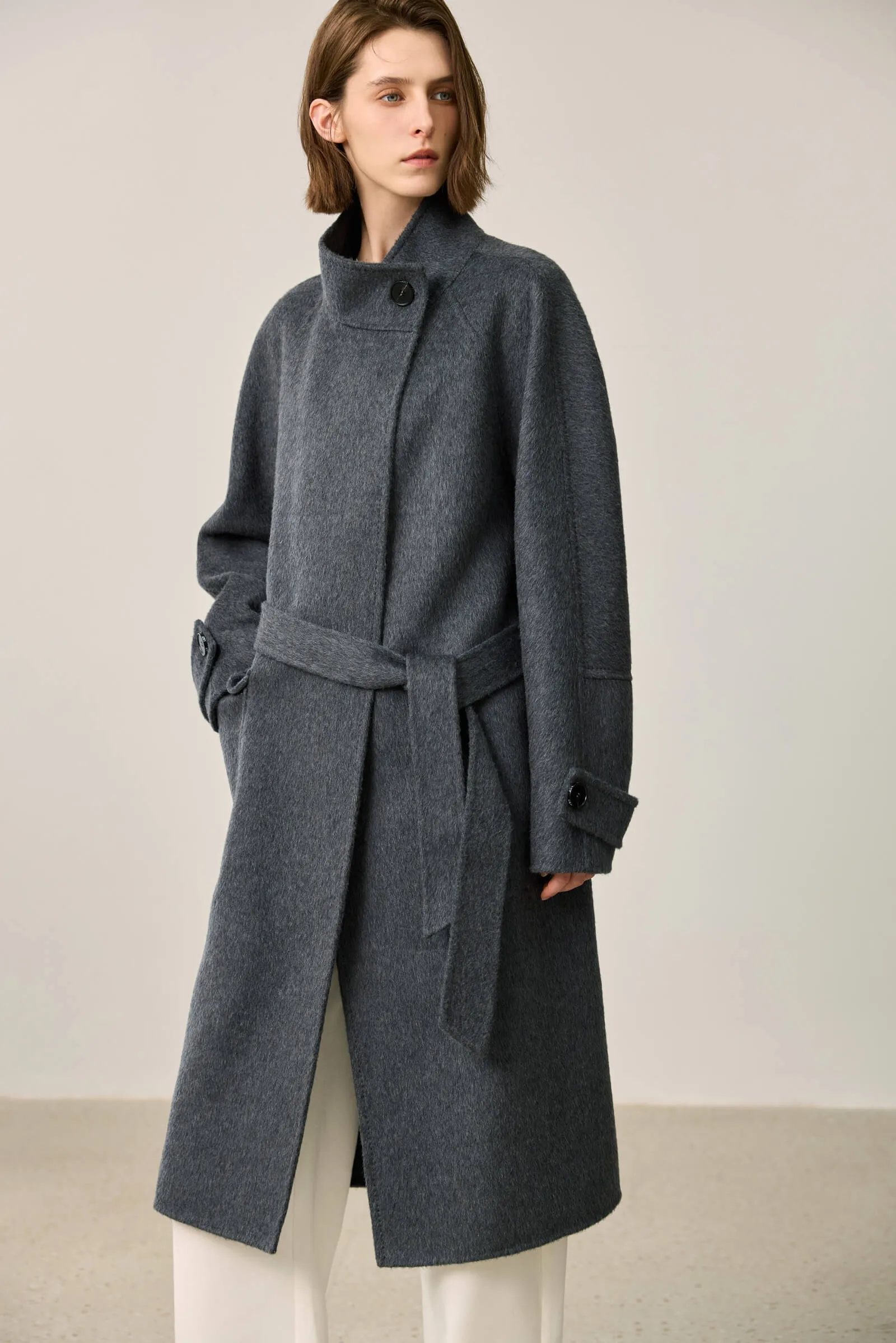 LILY Minimalist Loose-Fit Wool Coat