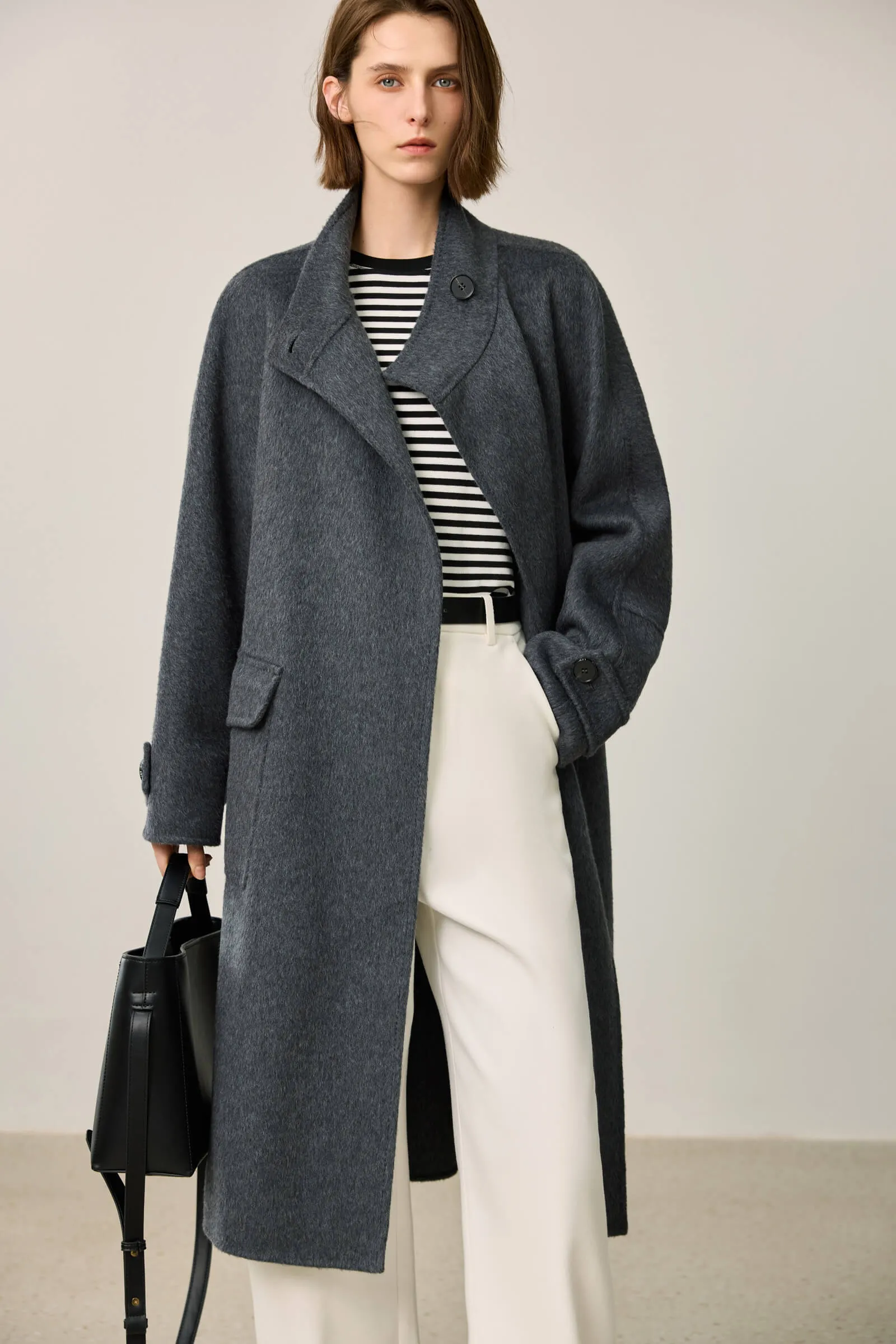 LILY Minimalist Loose-Fit Wool Coat