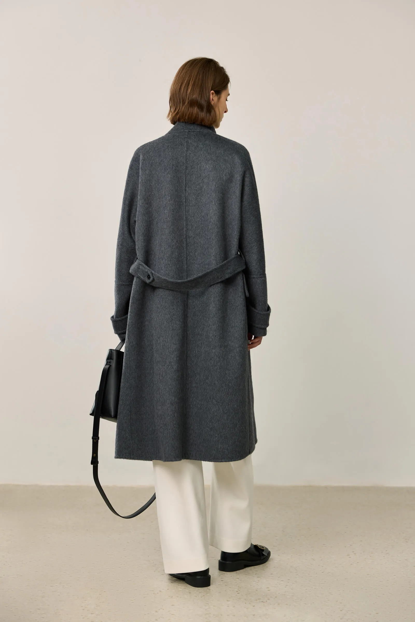 LILY Minimalist Loose-Fit Wool Coat