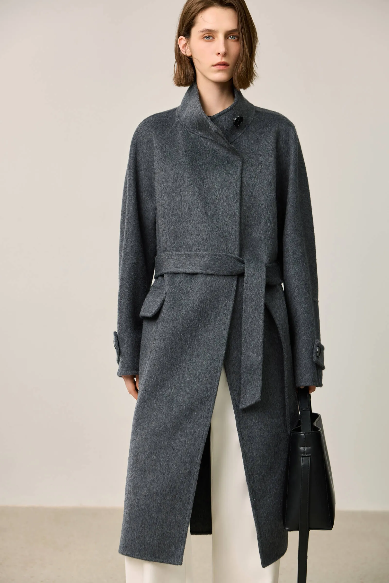 LILY Minimalist Loose-Fit Wool Coat