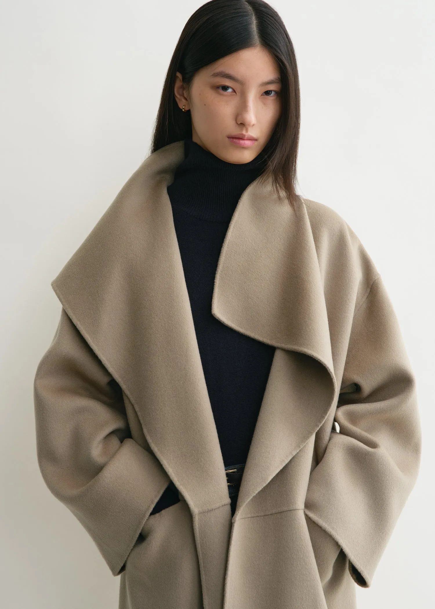 Signature wool cashmere coat truffle