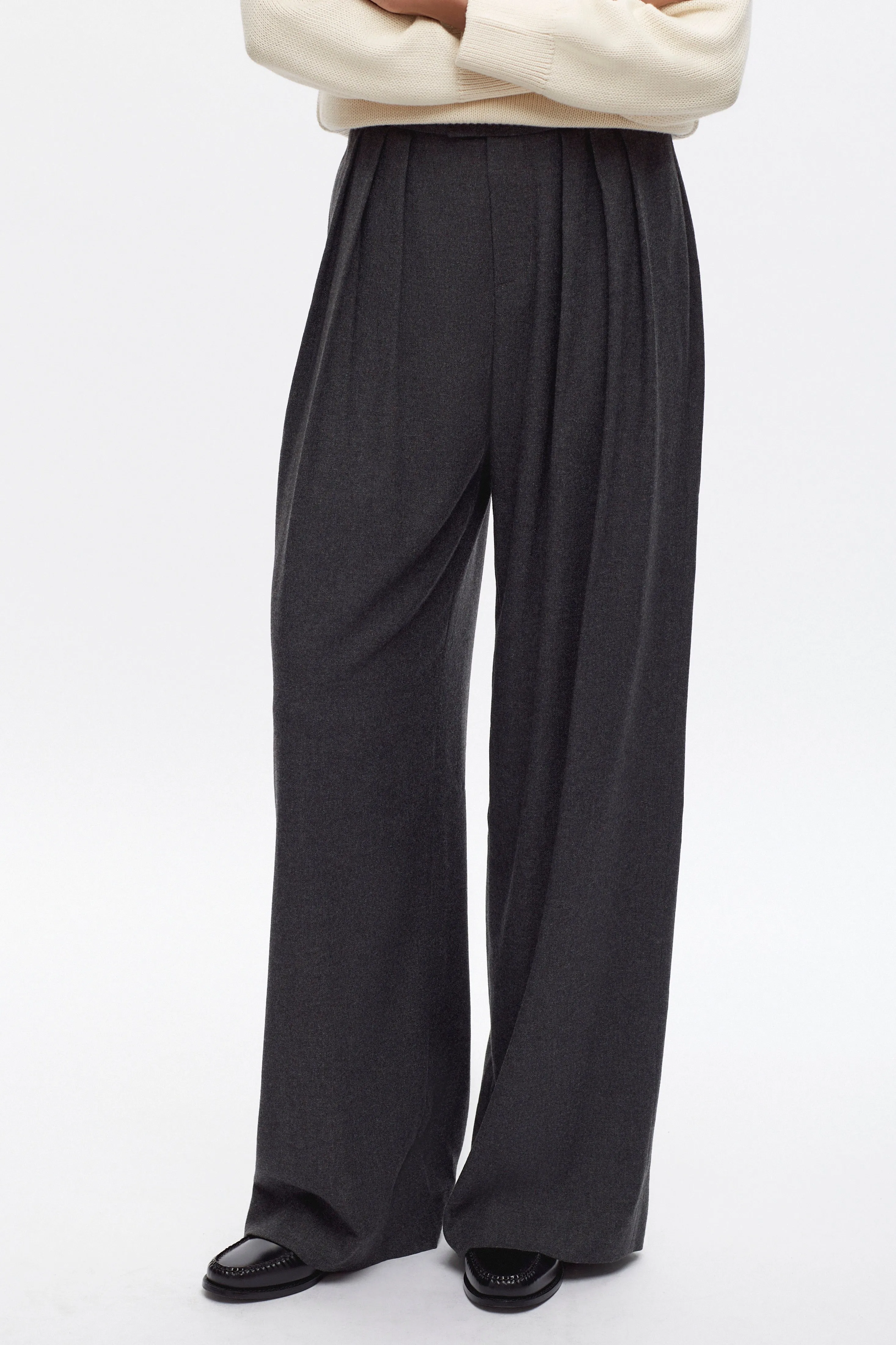 Women's Plaza Wool Trouser in 584 Charcoal